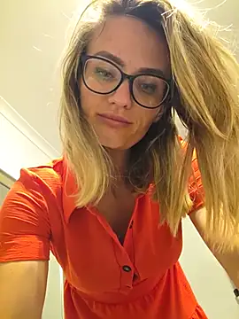 hotjessyca online show from May 28, 6:11 am