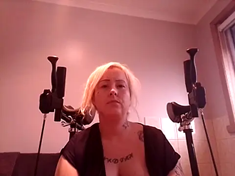 mollymay69 online show from February 7, 7:34 am