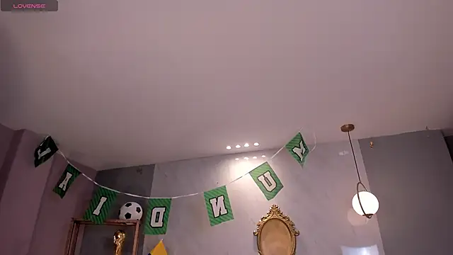 PaulinaSantos  online show from June 15, 8:09 pm