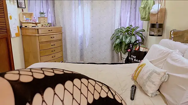 Abrilqueen online show from July 7, 3:04 pm