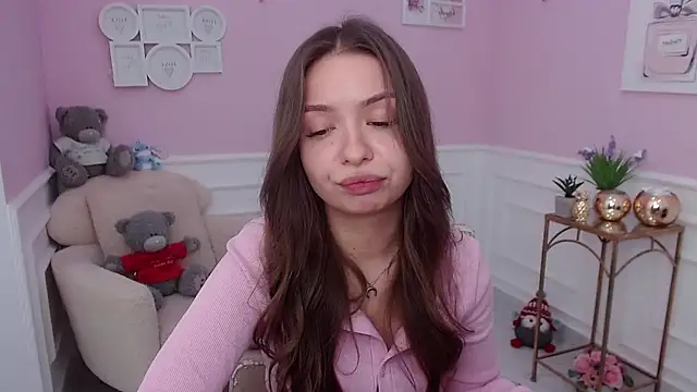 LucySkilar online show from September 12, 4:46 am