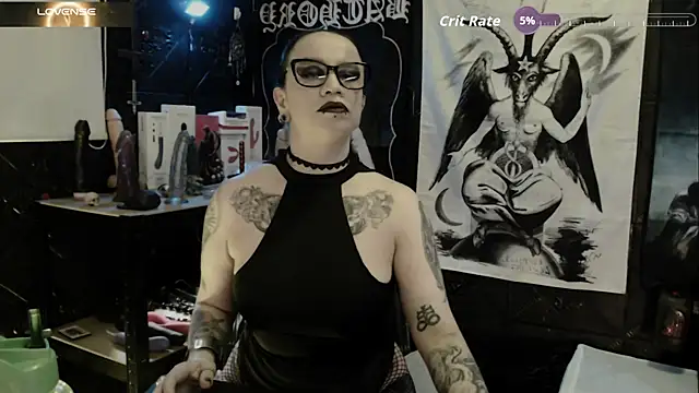Evil Queen 666 online show from October 19, 6:48 am