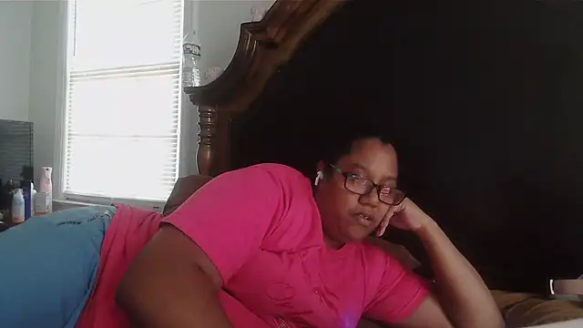 ebonyred online show from November 19, 8:42 pm