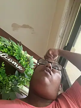 ebonyred online show from July 27, 2:14 pm