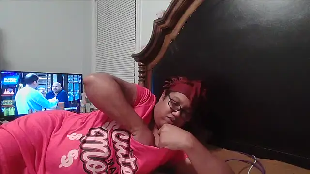 ebonyred online show from October 31, 12:23 am