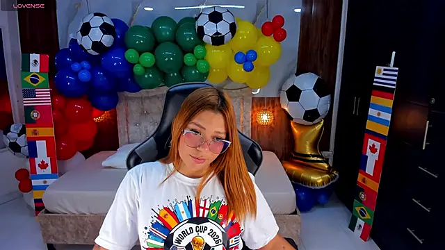 mia 18v online show from June 22, 8:06 pm