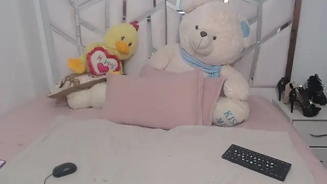 celestesouzalatin online show from December 18, 2:16 am