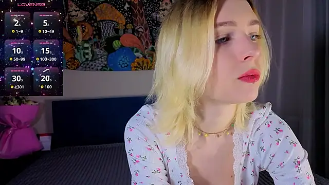 Crayzy Luv online show from March 16, 6:34 pm