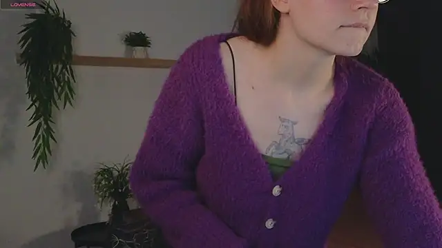 Snapshot of reb_luvng chatting on October 7, 1:37 pm reb luvng online show from October 7, 1:37 pm