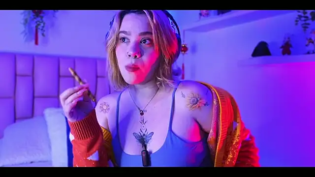 albaismynameX online show from November 13, 12:26 pm