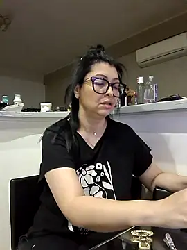 Milf Abigail online show from October 18, 2:25 am