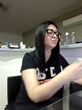 Milf Abigail online show from December 1, 3:10 am