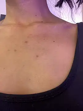 AbrilBrent online show from July 2, 8:26 pm