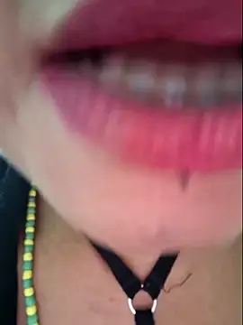 gatadeojosclaros online show from February 9, 2:25 am