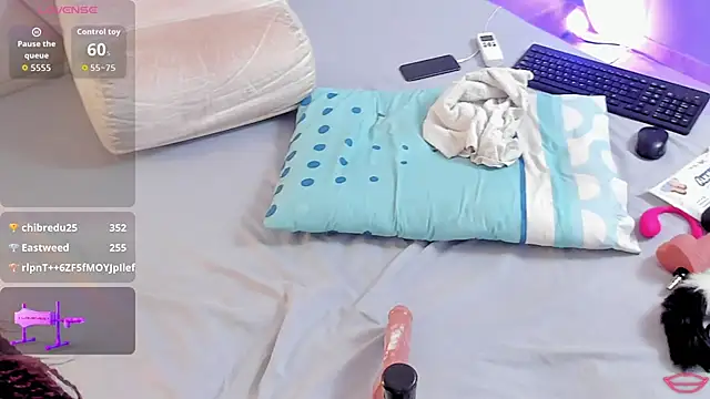BrianaHazel online show from June 6, 11:44 pm