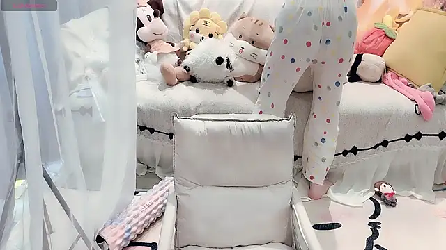 AKiKi711 online show from July 16, 5:01 am