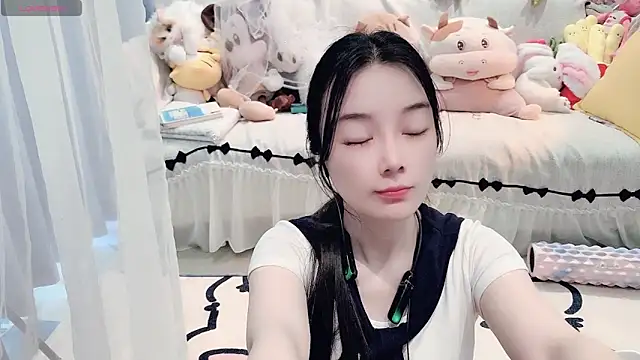 AKiKi711 online show from April 29, 4:59 am