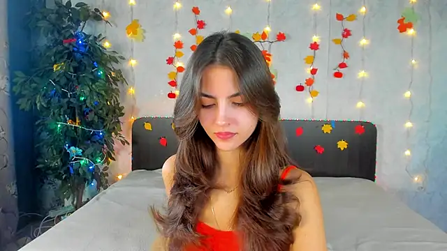 Milana Crystal  online show from November 15, 8:15 am