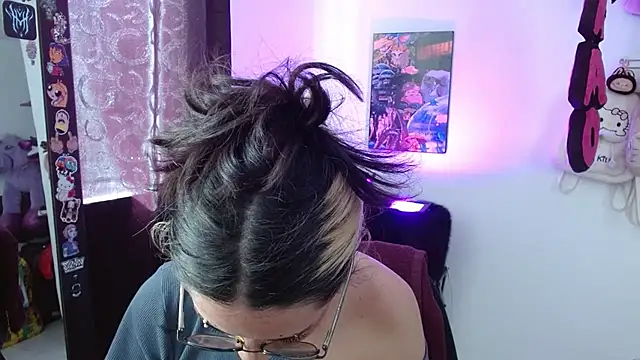 Snapshot of squirt_charlott chatting on September 22, 7:23 pm squirt charlott online show from September 22, 7:23 pm