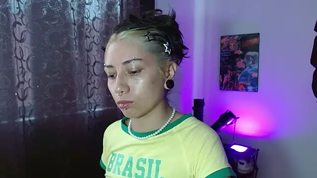 Snapshot of squirt_charlott chatting on October 14, 6:54 pm squirt charlott online show from October 14, 6:54 pm