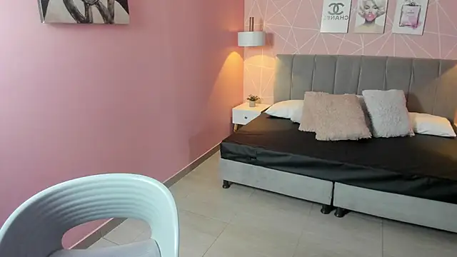 Snapshot of zara__sweet chatting on September 29, 1:16 pm zara sweet online show from September 29, 1:16 pm