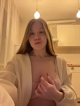 Eva Weyne online show from February 25, 8:51 pm