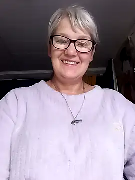 irinamaux online show from July 5, 5:13 am