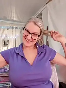 irinamaux online show from December 14, 10:43 am