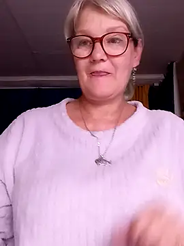 irinamaux online show from July 19, 4:26 am