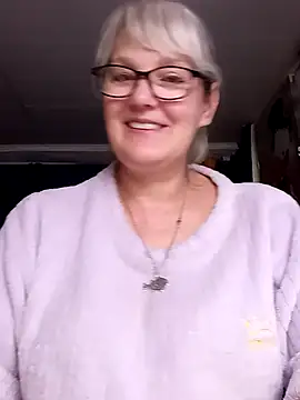 irinamaux online show from July 7, 6:47 am