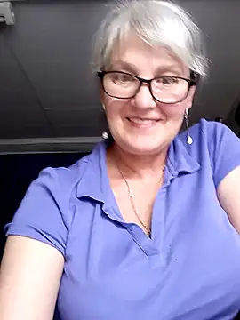 irinamaux online show from July 1, 4:28 pm