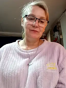 irinamaux online show from April 29, 7:22 am