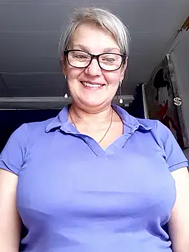 irinamaux online show from June 27, 5:30 am