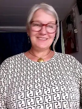 irinamaux online show from July 28, 11:28 am