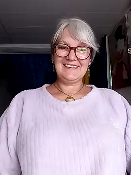 irinamaux online show from July 28, 4:39 pm