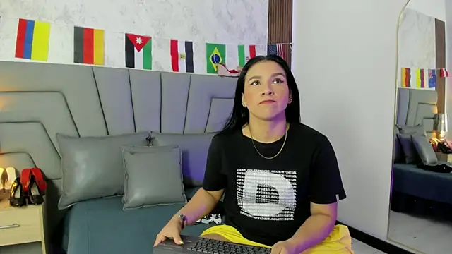 Sofi Perez  online show from July 6, 11:26 am