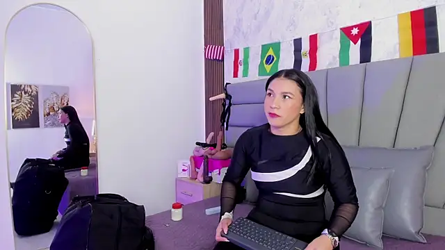 Sofi Perez  online show from June 24, 11:20 am