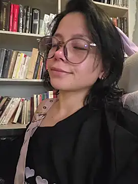 loIijanne online show from July 23, 6:16 pm