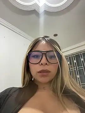 CristalGmez online show from March 4, 3:57 am