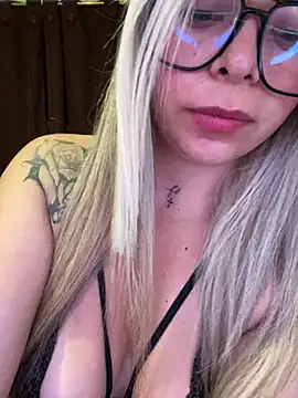 CristalGmez online show from June 7, 2:29 am