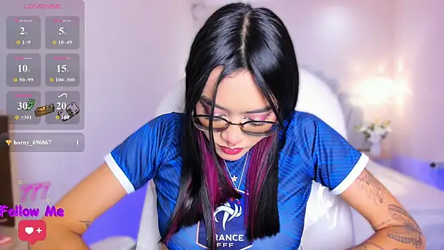 AzuraKindong online show from July 14, 7:18 pm