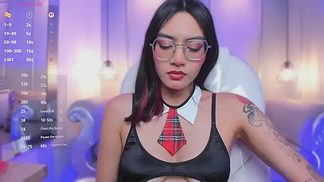 AzuraKindong online show from March 9, 7:39 pm