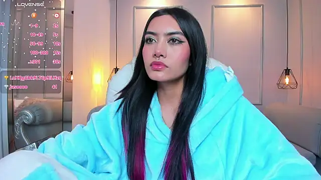 AzuraKindong online show from October 17, 7:39 pm