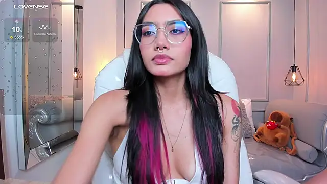 AzuraKindong online show from September 10, 7:36 pm