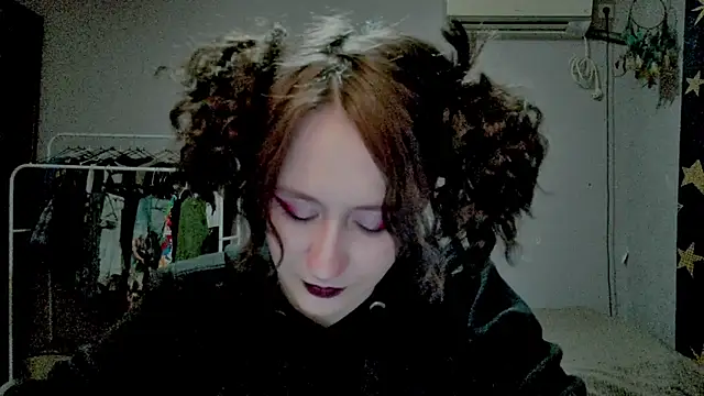 JoannaTompson online show from June 19, 12:04 am