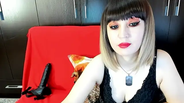 DaisyMun online show from June 25, 4:45 am