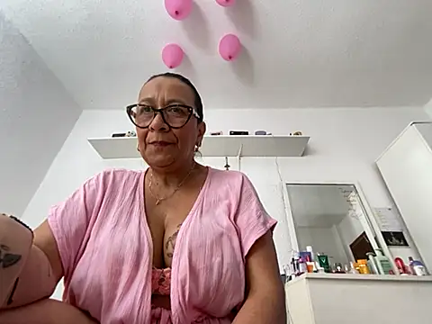 sweeviolet online show from June 19, 1:14 pm