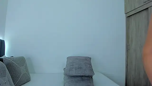 im sarah34 online show from July 12, 2:45 am