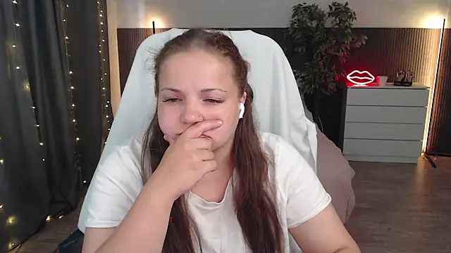 Crazyy girl  online show from July 7, 6:58 am
