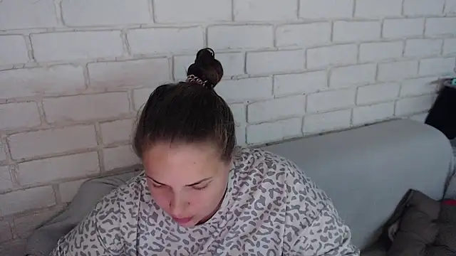 Crazyy girl  online show from October 21, 2:43 pm